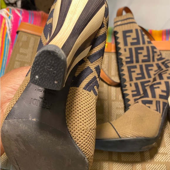 COPY - Fendi Boots on sale now/free gifts - Picture 9 of 11